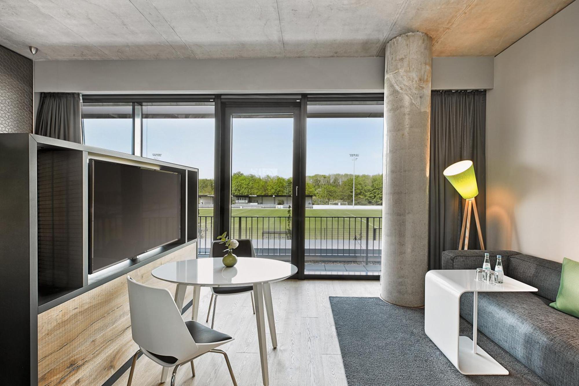 H4 Hotel Moenchengladbach Im Borussia-Park Экстерьер фото